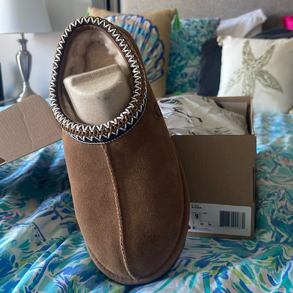 Ugg Tasmin men’s size 9 in chestnut brands new in box